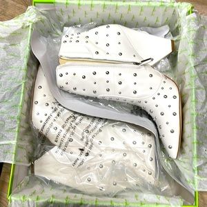 Gorgeous ankle boots by Sam Edelman